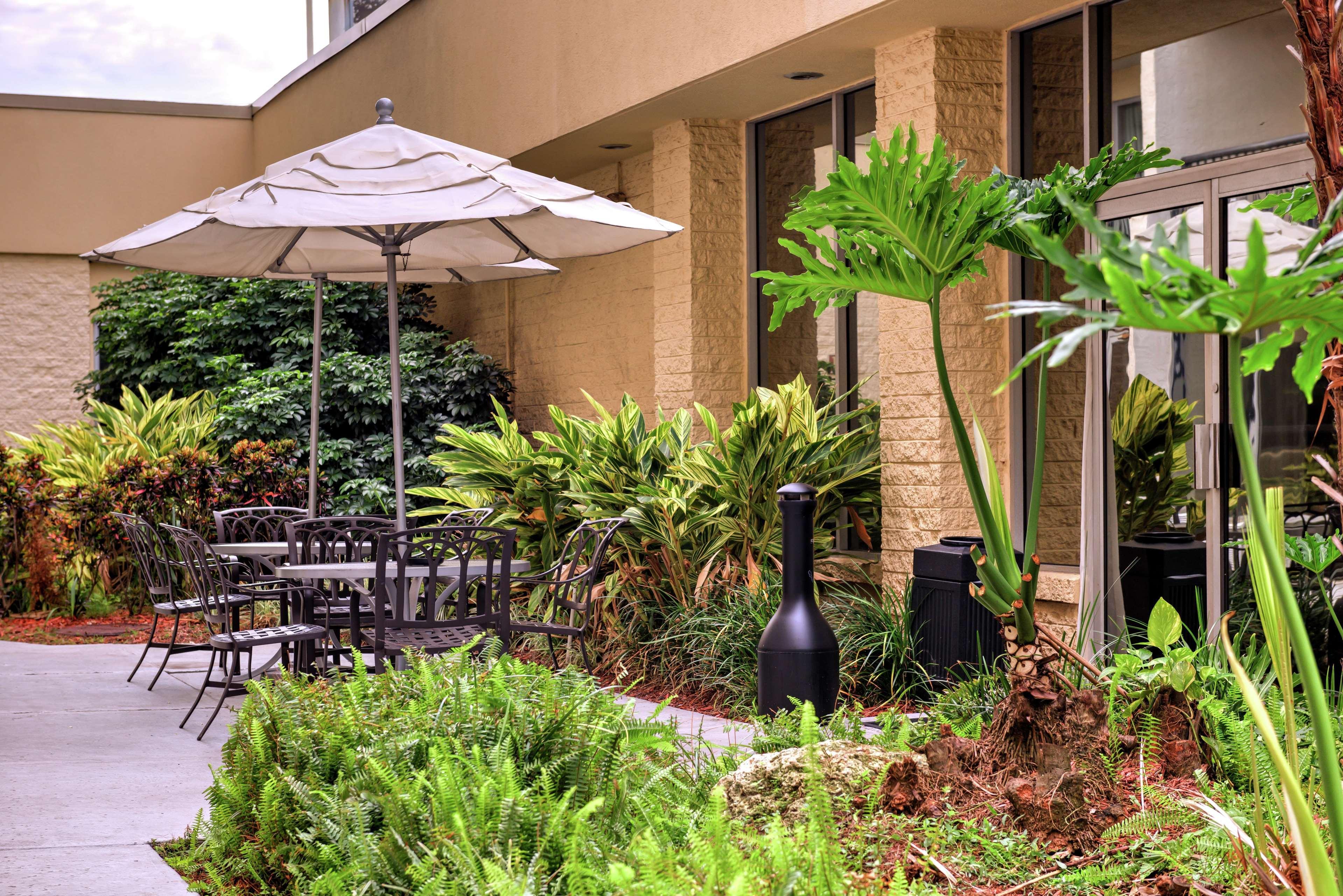 Doubletree By Hilton Hotel Tampa Airport-Westshore Exterior photo